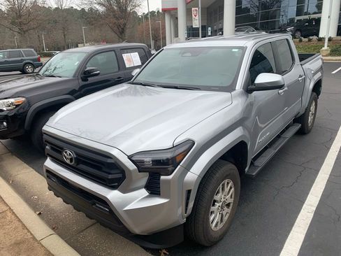 Used 2024 Toyota Tacoma SR5 image 5