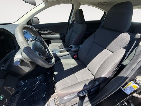Used 2018 Honda HR-V LX image 10