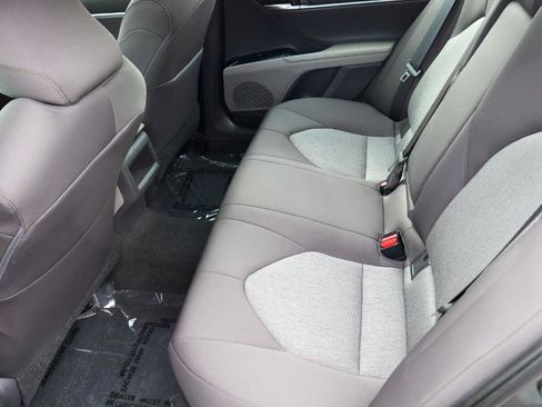 Used 2019 Toyota Camry LE image 11