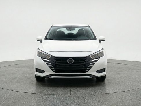 Used 2025 Nissan Versa SV image 2