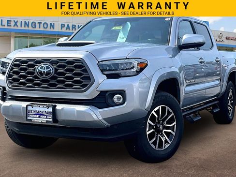 Used 2022 Toyota Tacoma TRD Sport AWD/4WD image 11