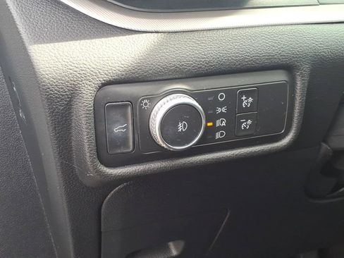 Used 2020 Ford Explorer XLT w/ Equipment Group 202A AWD/4WD image 31