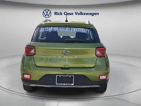 Used 2023 Hyundai Venue SEL image 5