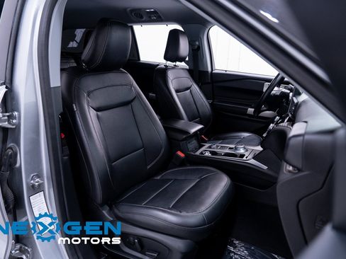 Used 2023 Ford Explorer Limited image 55