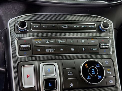 Certified 2023 Hyundai Santa Fe Limited image 10