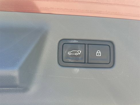 Used 2025 Hyundai Santa Fe Calligraphy image 9