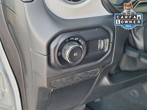 Used 2024 Jeep Wrangler Unlimited Sahara AWD/4WD image 17