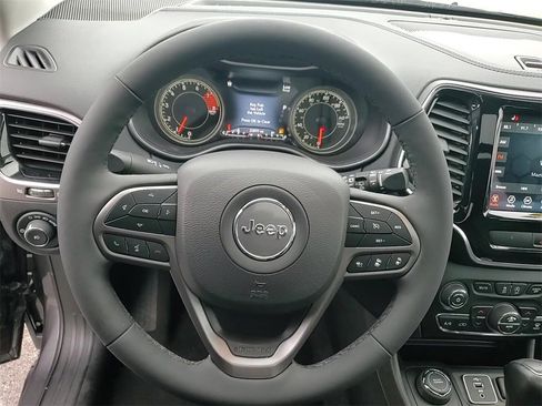 Used 2022 Jeep Cherokee Limited image 13