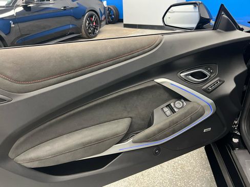 Used 2022 Chevrolet Camaro ZL1 RWD image 13