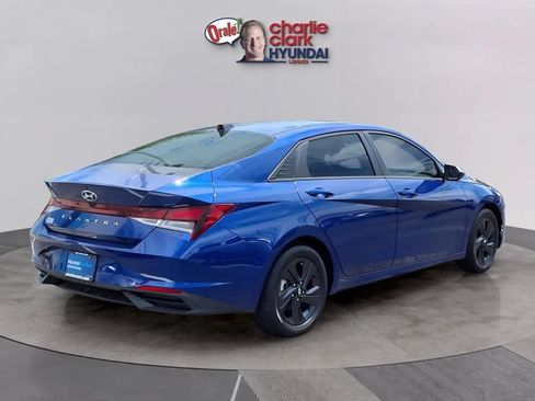 Used 2023 Hyundai Elantra SEL w/ Cargo Package FWD image 5