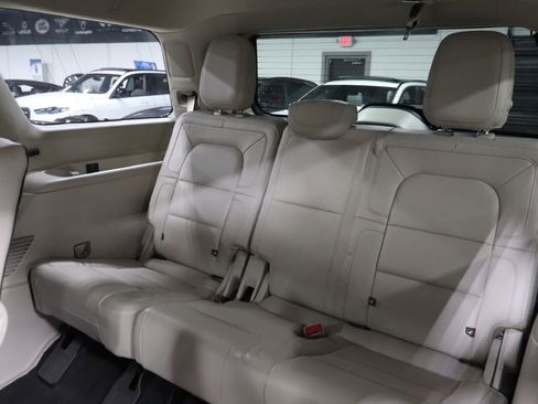 Used 2021 Lincoln Navigator Reserve w/ Luxury Package image 18
