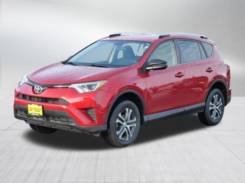 Used 2016 Toyota RAV4 LE image 3