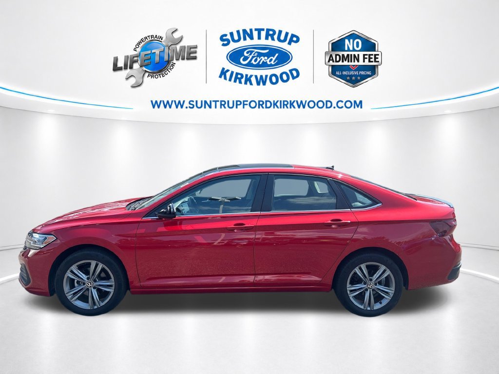 Used 2023 Volkswagen Jetta SE w/ Panoramic Sunroof Package FWD image 2