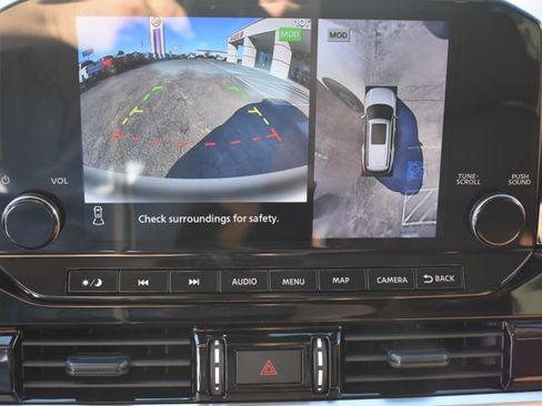 Used 2024 Nissan Pathfinder Platinum w/ Cargo Package image 26