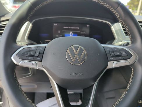 Used 2022 Volkswagen Tiguan SE FWD image 44