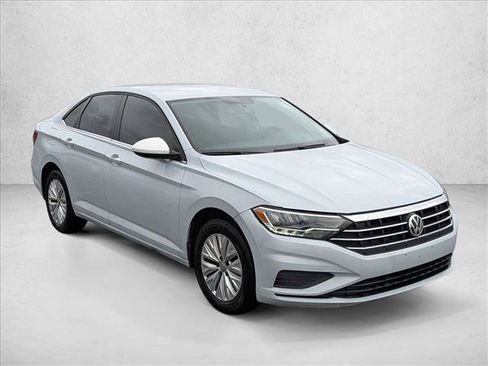 Used 2019 Volkswagen Jetta S image 3