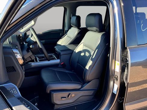 New 2026 Ford F250 Lariat w/ Black Appearance Package AWD/4WD image 9