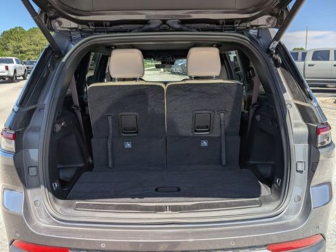 Used 2025 Jeep Grand Cherokee L Limited RWD image 26