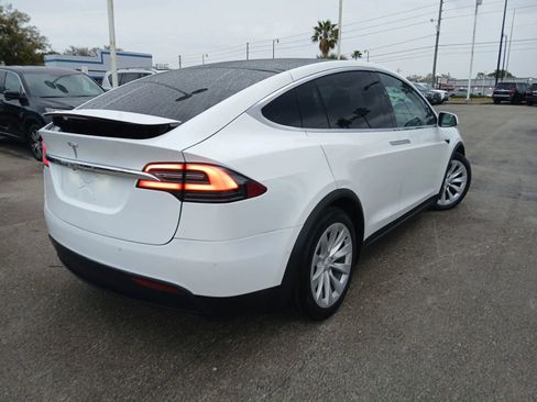 Used 2018 Tesla Model X 100D image 5
