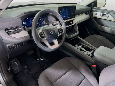Used 2025 Ford Explorer Active image 10