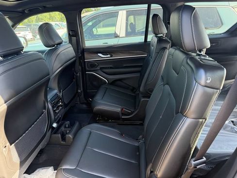 New 2026 Jeep Grand Cherokee L Limited w/ Limited Altitude Package AWD/4WD image 25