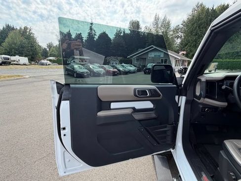 Used 2023 Ford Bronco Wildtrak AWD/4WD image 13