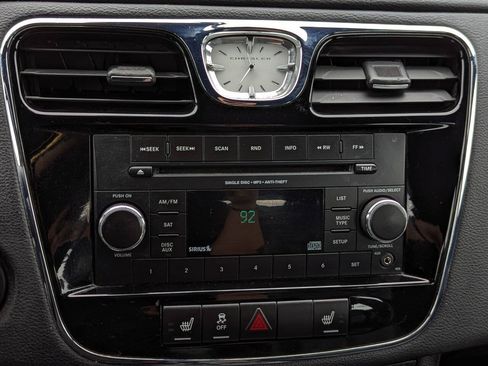 Used 2013 Chrysler 200 Limited FWD image 19