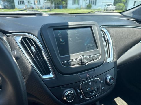 Used 2016 Chevrolet Malibu LT FWD image 16