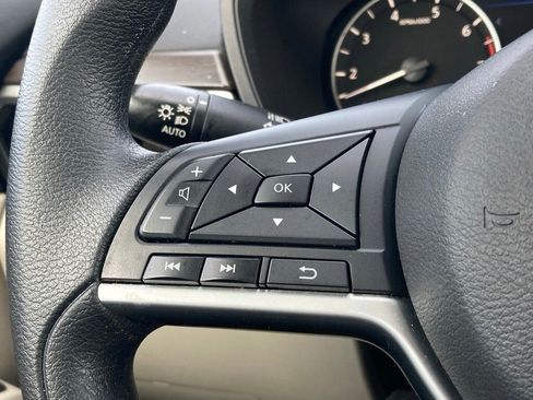 Used 2025 Nissan Altima 2.5 SV image 14