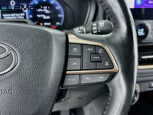Used 2024 Toyota Grand Highlander AWD Hybrid image 17