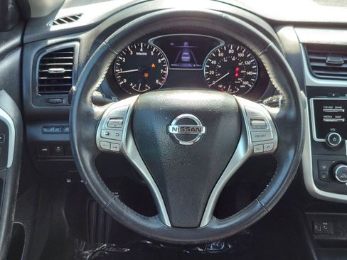 Used 2017 Nissan Altima 2.5 SV image 16