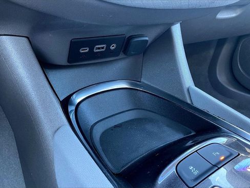 Used 2020 Chevrolet Malibu LT image 32