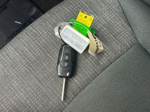 Used 2025 Ford F250 XLT image 43