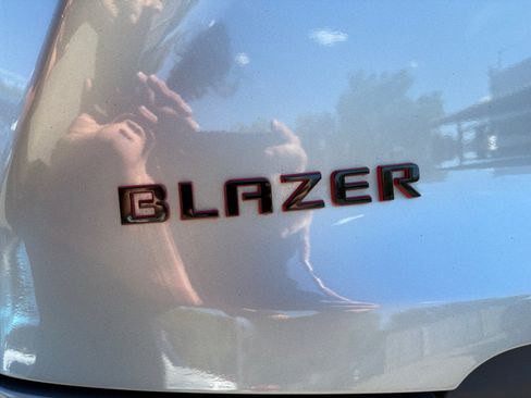 Used 2023 Chevrolet Blazer LT FWD image 26