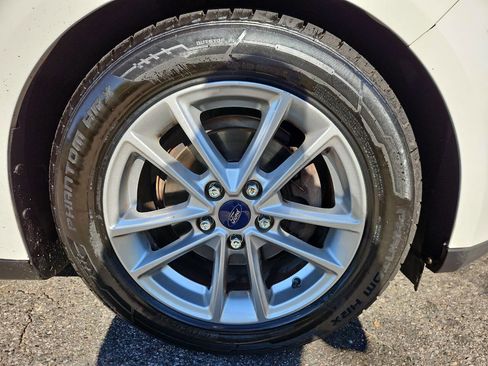 Used 2016 Ford Focus SE image 26