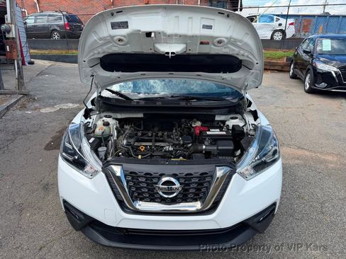 Used 2019 Nissan Kicks SR w/ SR Premium Package FWD image 29