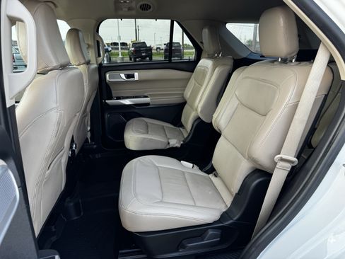 Used 2022 Ford Explorer Limited w/ Equipment Group 301A RWD image 29
