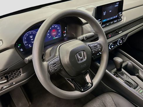 Used 2025 Honda Accord SE image 17