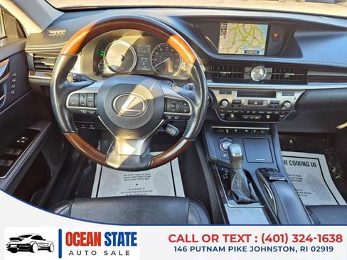 Used 2018 Lexus ES 300h image 17