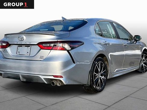 Used 2024 Toyota Camry SE image 13