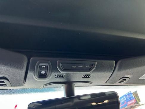 Used 2021 Jeep Wrangler Unlimited Sahara image 25