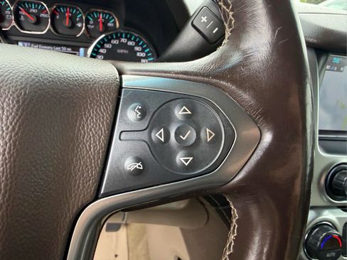 Used 2019 Chevrolet Suburban LT AWD/4WD image 32