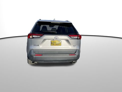 Used 2020 Toyota RAV4 XLE w/ Convenience Package image 5