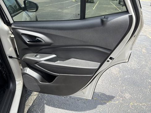 New 2026 Chevrolet Trax RS w/ Sunroof Package FWD image 27