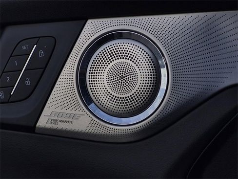 Used 2025 Buick Enclave Avenir w/ Super Cruise Package image 26