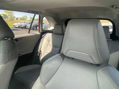 Used 2021 Toyota RAV4 Limited image 5