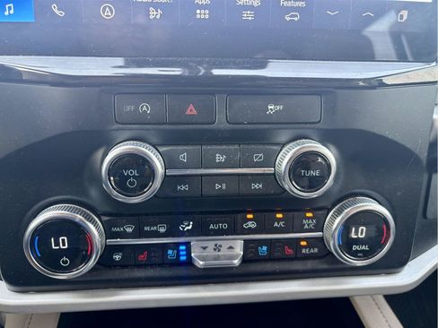 Used 2023 Ford Expedition XLT RWD image 19