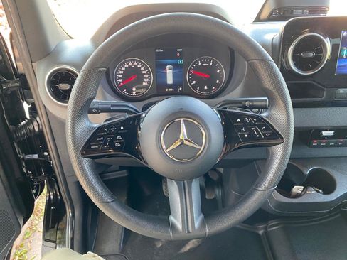 Used 2025 Mercedes-Benz Sprinter 2500 image 45