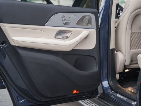 Used 2024 Mercedes-Benz GLS 450 4MATIC image 39