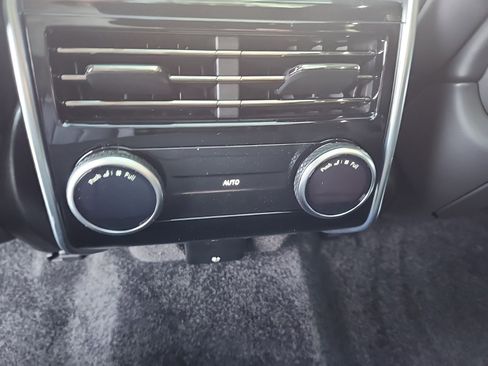 New 2025 Land Rover Range Rover SE image 26